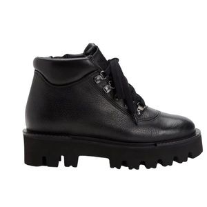 Aquatalia Boots Women’s SZ 8 Angie Black Calf Leather Lug Sole Hiker Ankle Boot